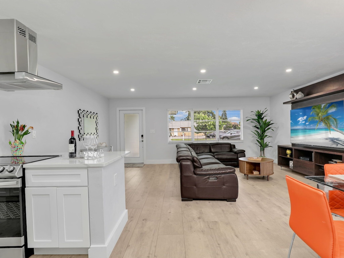 Photo 7 of Naples Retreat w/ Private Pool – 5 Min to Vanderbilt Beach & Mercato