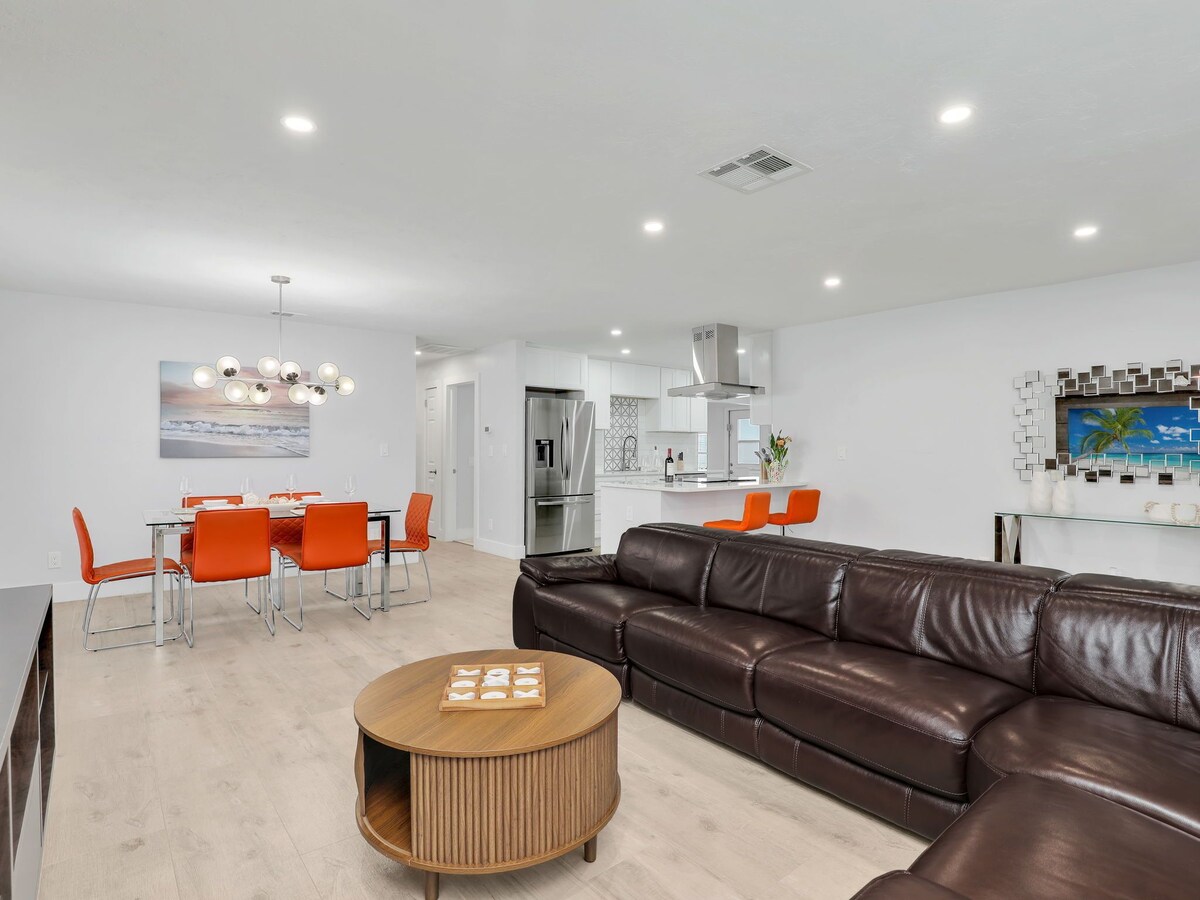 Photo 3 of Naples Retreat w/ Private Pool – 5 Min to Vanderbilt Beach & Mercato