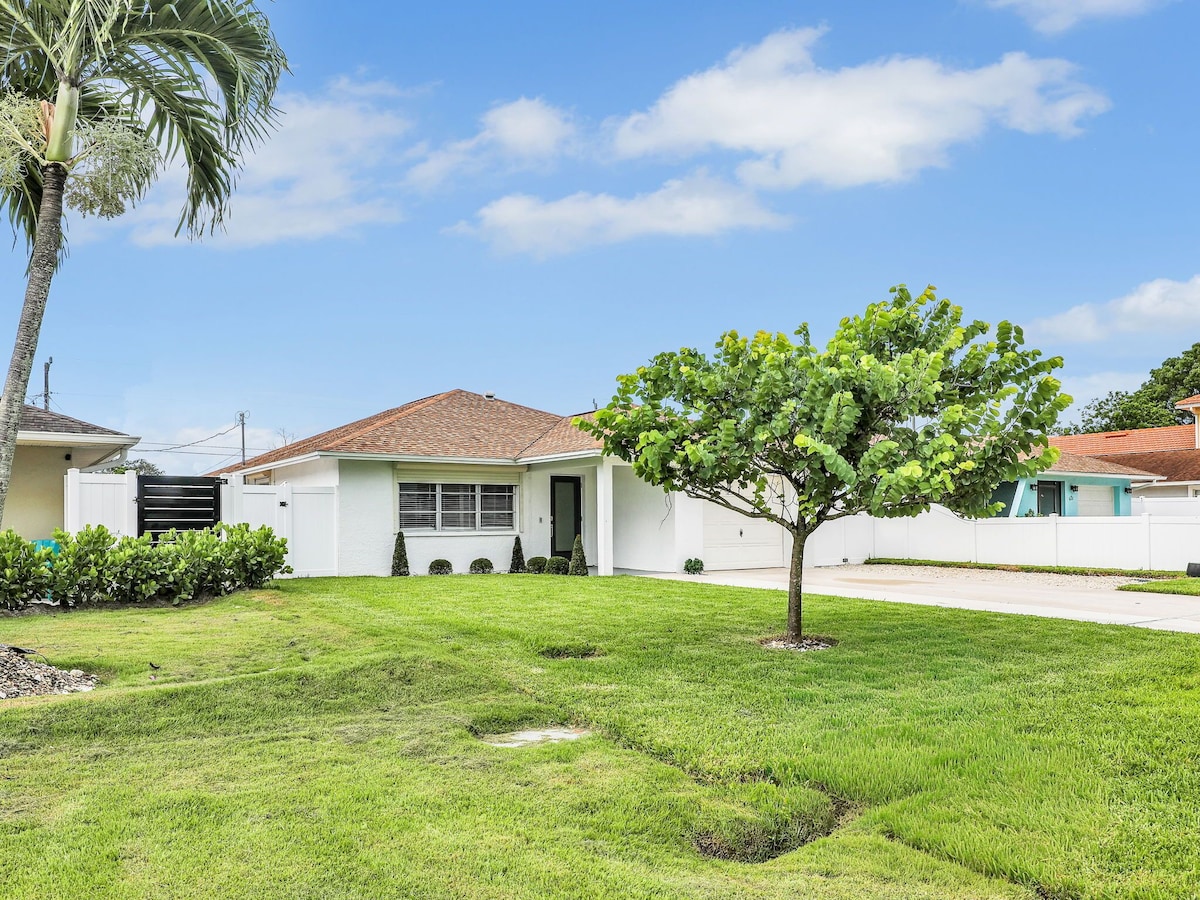 Photo 23 of Naples Retreat w/ Private Pool – 5 Min to Vanderbilt Beach & Mercato