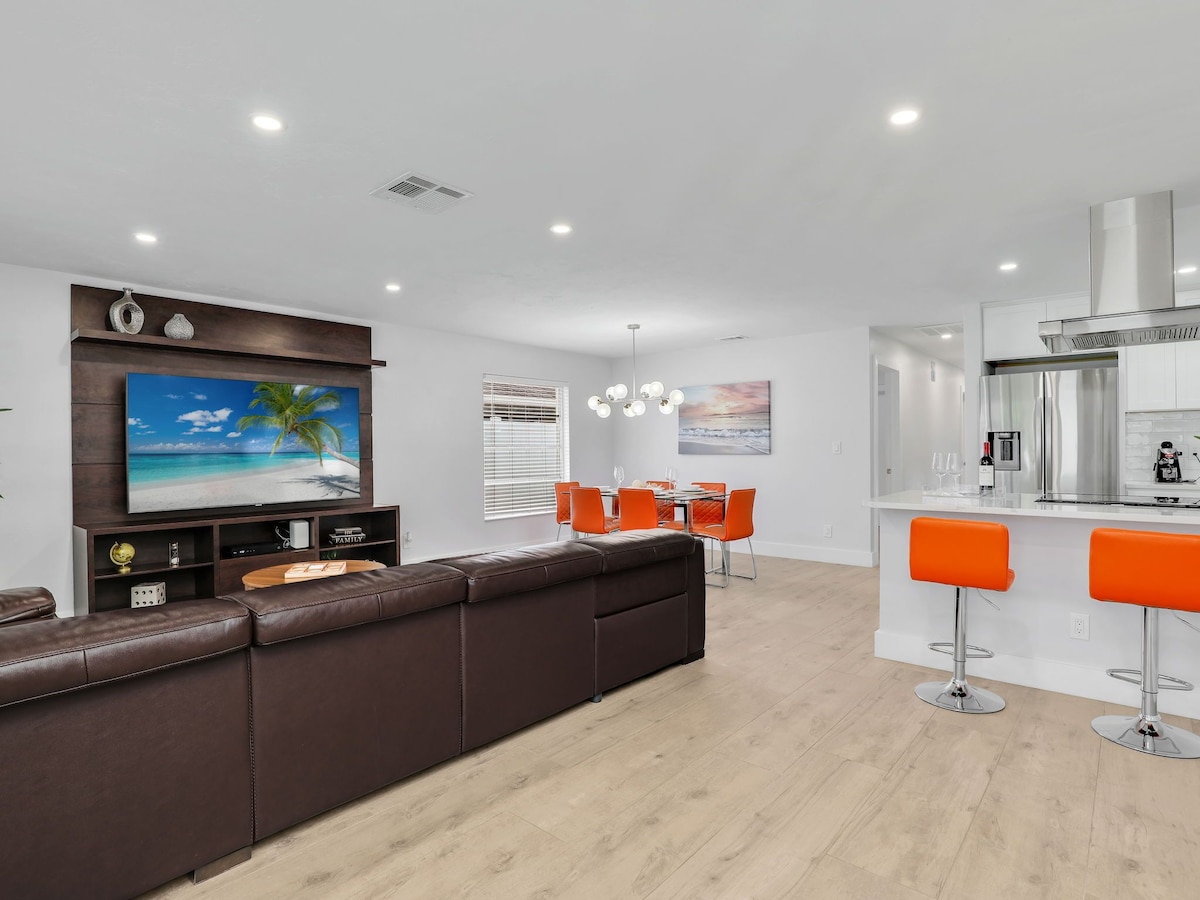 Photo 9 of Naples Retreat w/ Private Pool – 5 Min to Vanderbilt Beach & Mercato