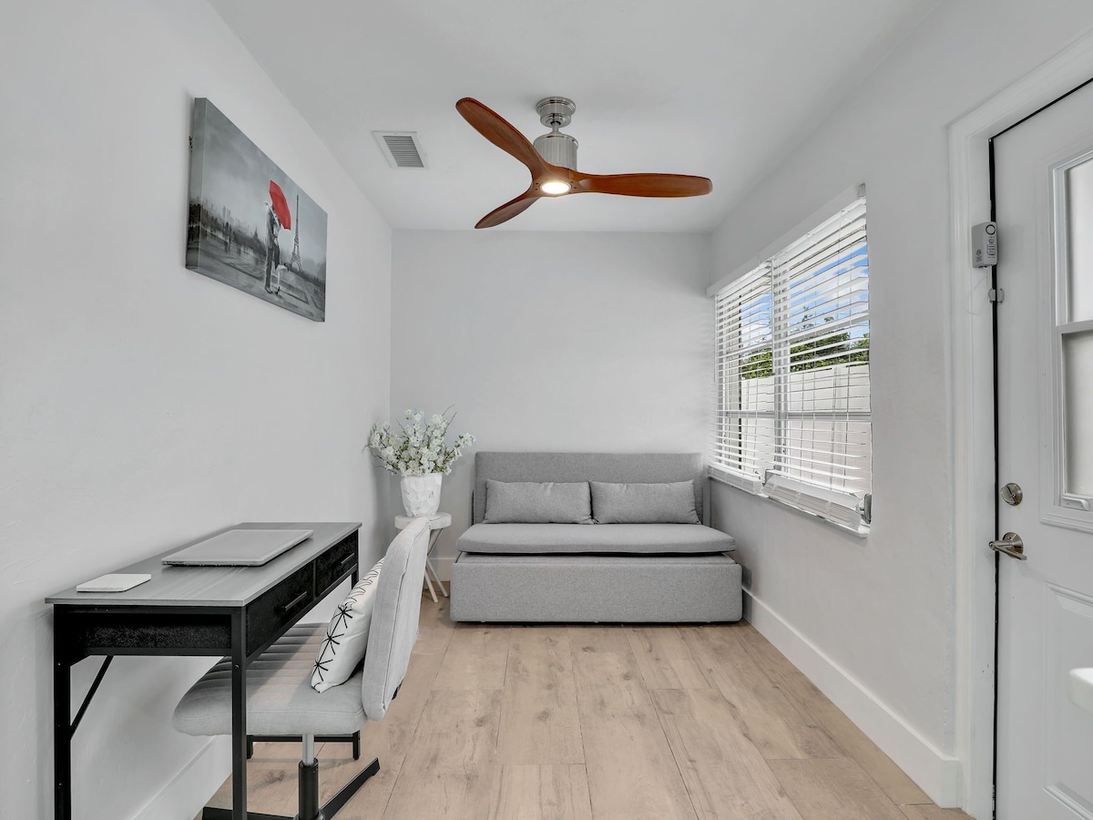 Photo 5 of Naples Retreat w/ Private Pool – 5 Min to Vanderbilt Beach & Mercato