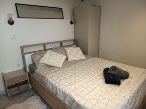 1 bedroom, iron/ironing board, WiFi, bed sheets
