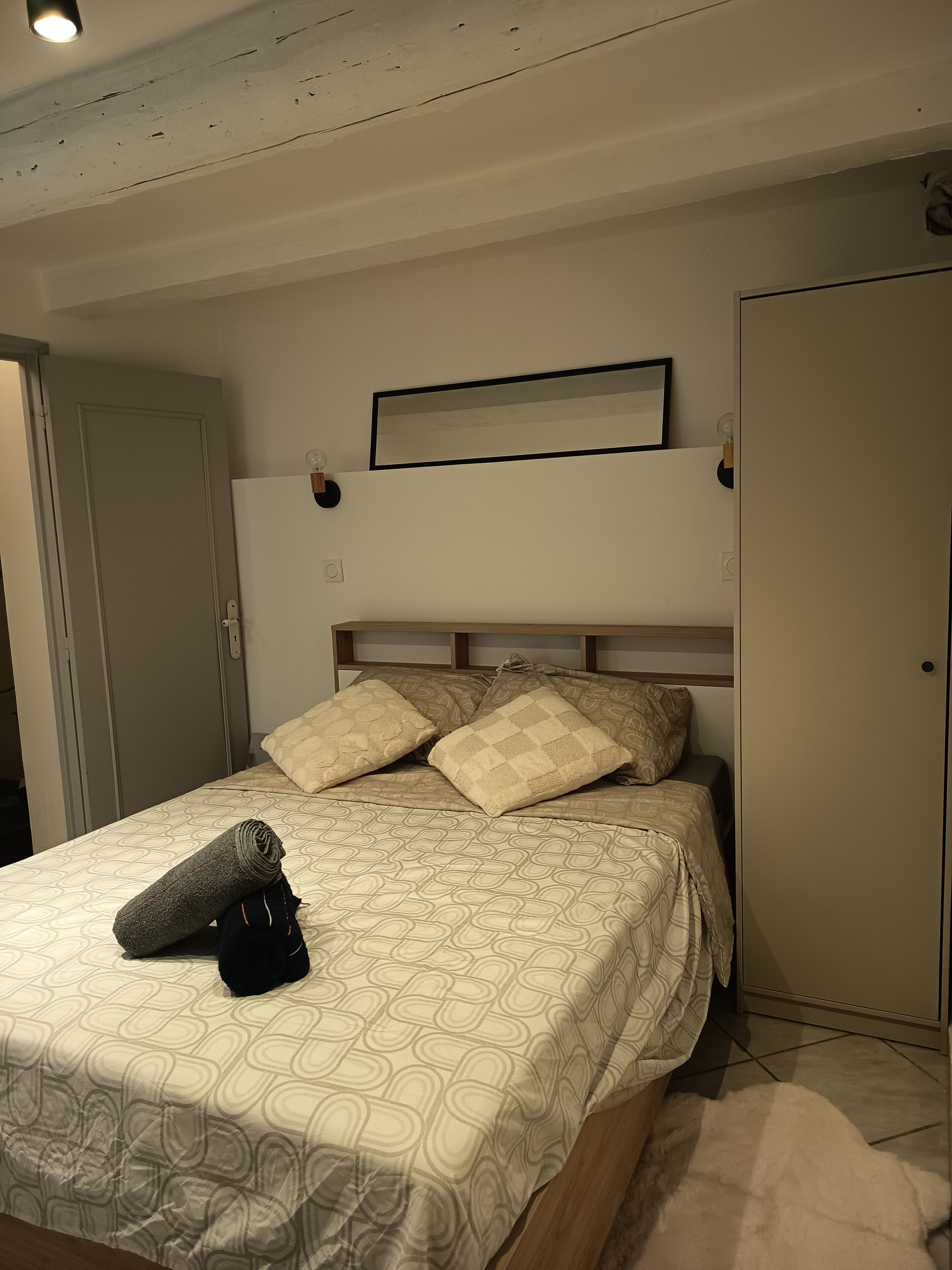 1 chambre, fer et planche à repasser, Wi-Fi, draps fournis