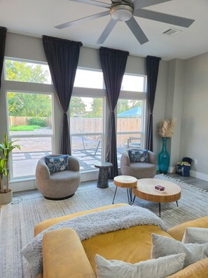 Smart TV, fireplace, books, music library