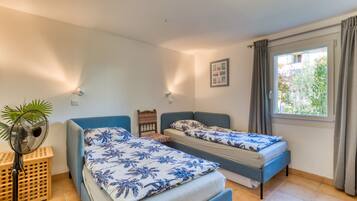 2 slaapkamers, een strijkplank/strijkijzer, wifi, beddengoed