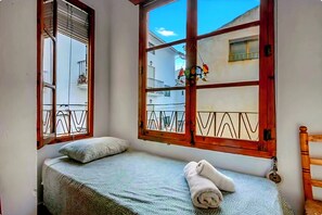 3 bedrooms, WiFi, bed sheets