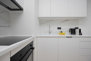 Refrigerador, horno, parrilla de estufa y lavavajillas 