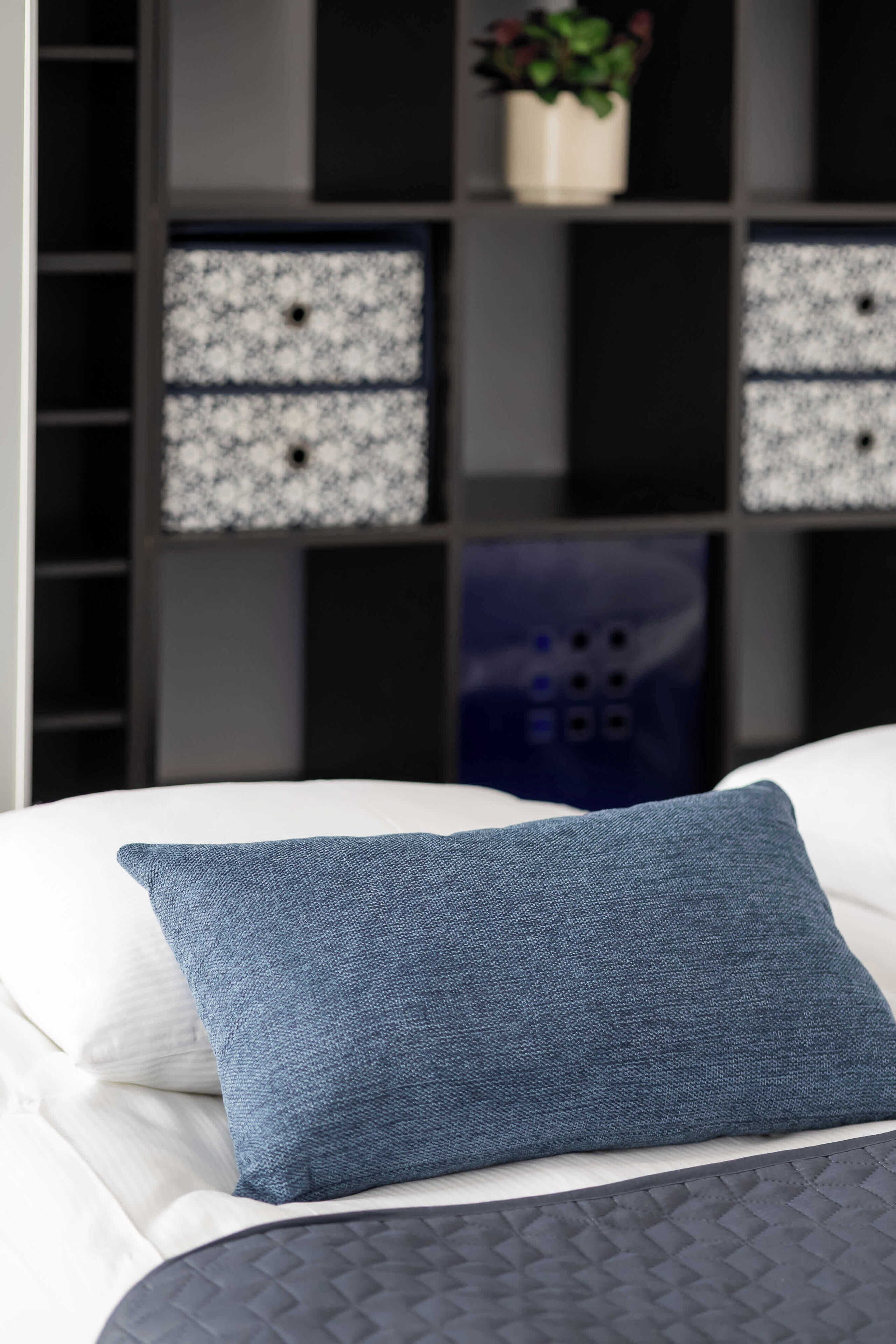 Bureau, fer et planche à repasser, lit parapluie, Wi-Fi