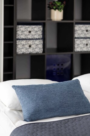 Desk, iron/ironing board, travel cot, WiFi