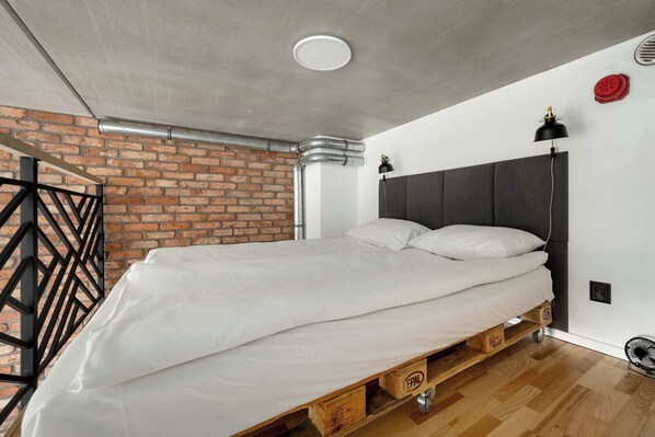 Fer et planche à repasser, Wi-Fi, draps fournis