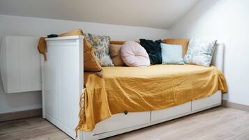 1 bedroom, iron/ironing board, WiFi, bed sheets