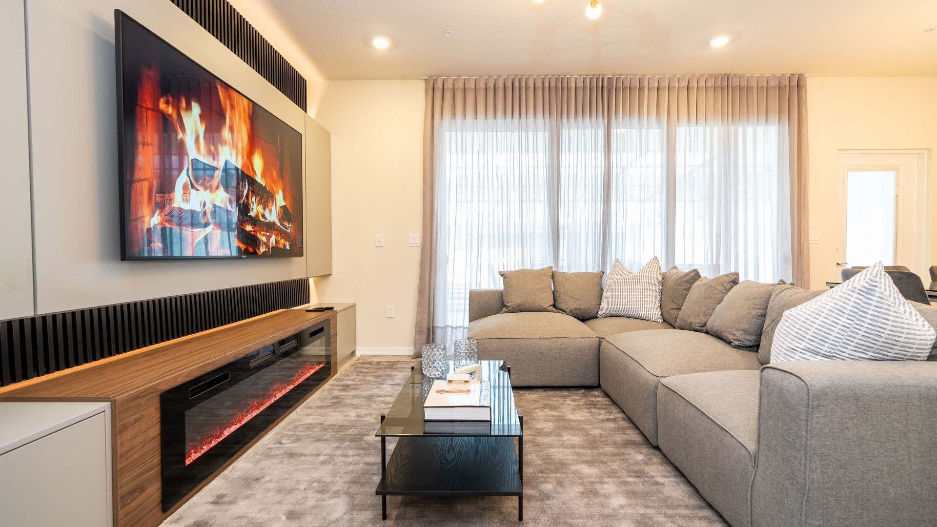 Televisión, chimenea y videojuegos 