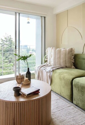 TV, offices - Modern & Comfy Apartment near Español Hospital (Mexico City)