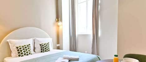 Iron/ironing board, WiFi