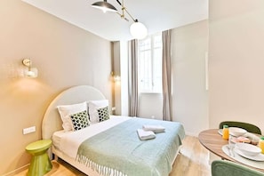 Iron/ironing board, WiFi - Studio cosy climatisé – confort & calme (Le Pré-Saint-Gervais)