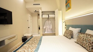 Standard Double or Twin Room, Garden View | In-room safe, desk, laptop workspace, blackout drapes
