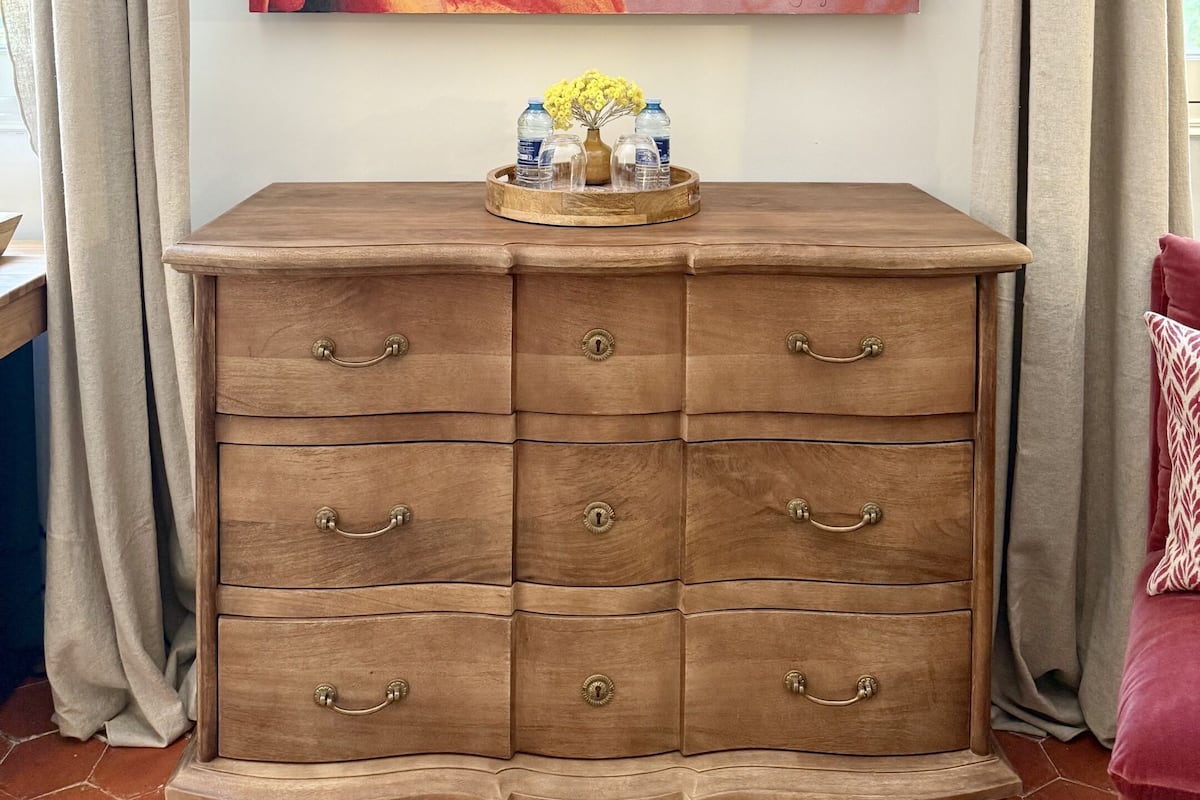 Dobbeltrom – classic, eget bad (Lily) | Sengetøy av topp kvalitet, safe på rommet og individuelt dekorert