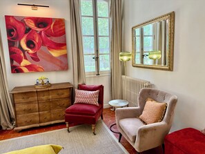 LILY ROOM | Premium bedding, in-room safe, individually decorated
