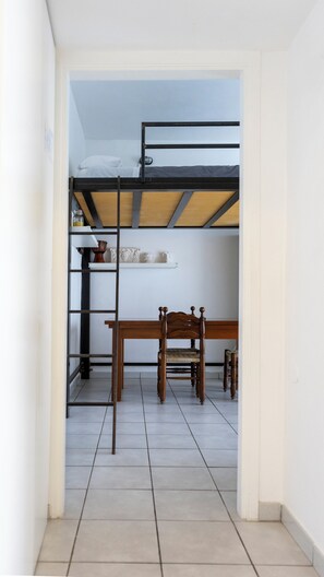 1 bedroom, iron/ironing board, Internet, bed sheets