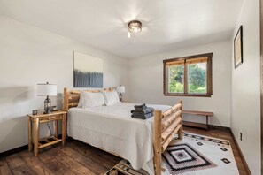 4 bedrooms, iron/ironing board, travel cot, WiFi