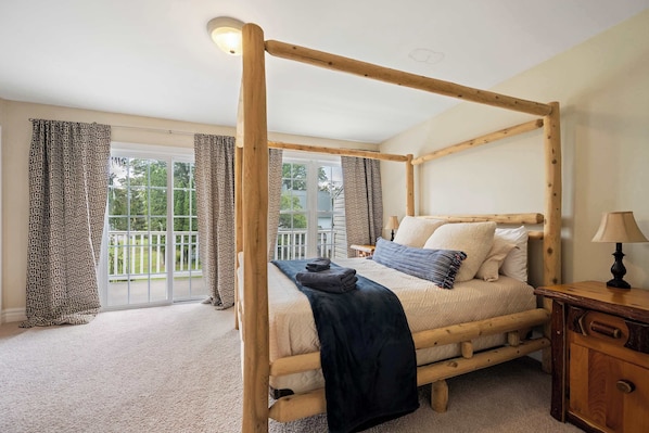 4 bedrooms, iron/ironing board, WiFi, bed sheets