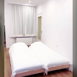 1 quarto, ferros/tábuas de passar roupa, acesso à internet