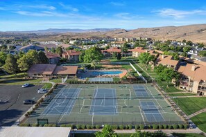 Sports court - Cozy Condo - Desert Mesa View! (St. George)
