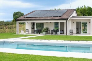 Outdoor pool - Armonia Suites -Earth and Water new apartments with garden and pool in Verona (Verona)