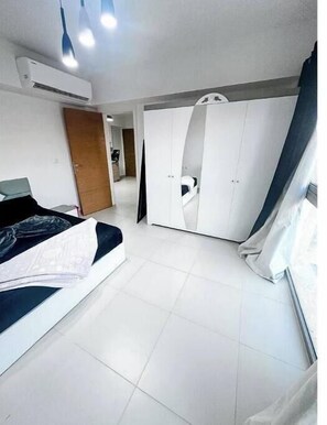 1 quarto, acesso à internet, roupa de cama