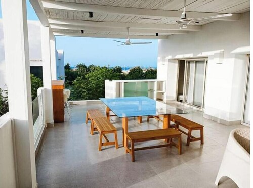 Hacienda White 6-BR Villa