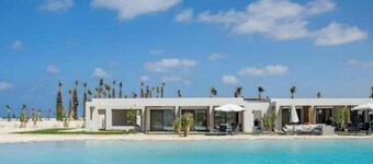 Elegant 2-BR Cabin Casa Cook