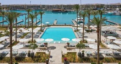 Vida Marina Marassi 1-BR Suite