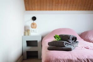 3 bedrooms, WiFi, bed sheets - Vacation home on Lake Veere (Wolphaartsdijk)
