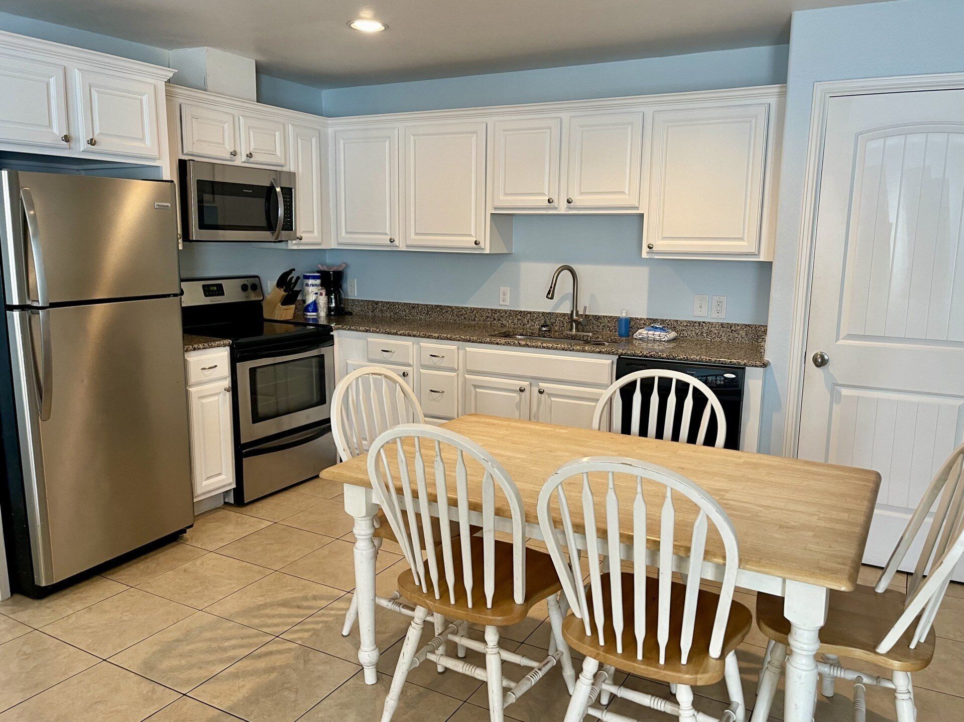 Condo, 3 Bedrooms | Private kitchen