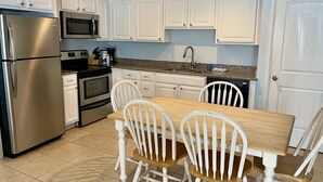 Kondominium, 3 kamar tidur | Dapur pribadi
