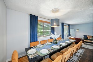 House, 4 Bedrooms | Dining