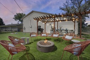 Maison, 4 chambres | Restauration en plein air