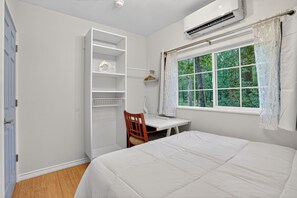 House, 5 Bedrooms | 5 bedrooms, laptop workspace, free WiFi