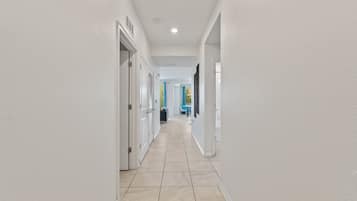 Condo, 2 Bedrooms | Interior