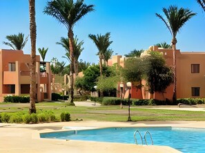 Appartement, 2 slaapkamers, roken, balkon | Zwembad | Een buitenzwembad