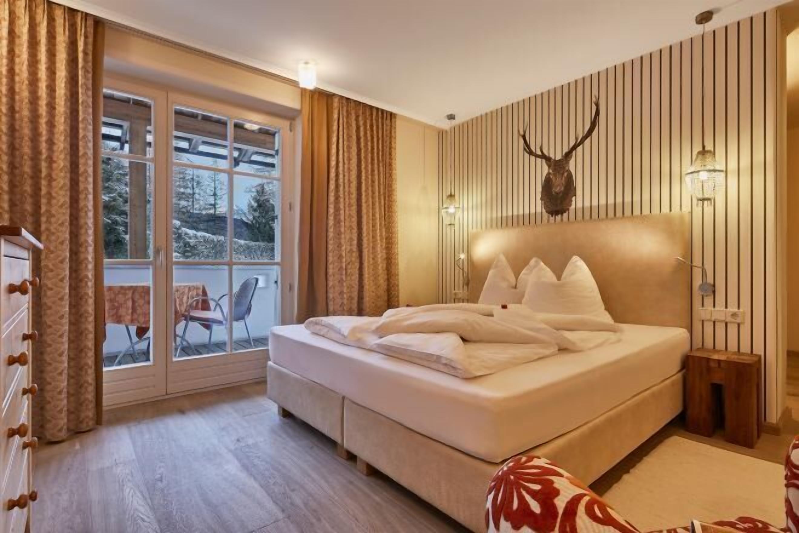 In-room safe, blackout drapes, iron/ironing board, free WiFi