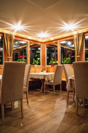 Free daily full breakfast - Dolomit Boutique Hotel (Badia)