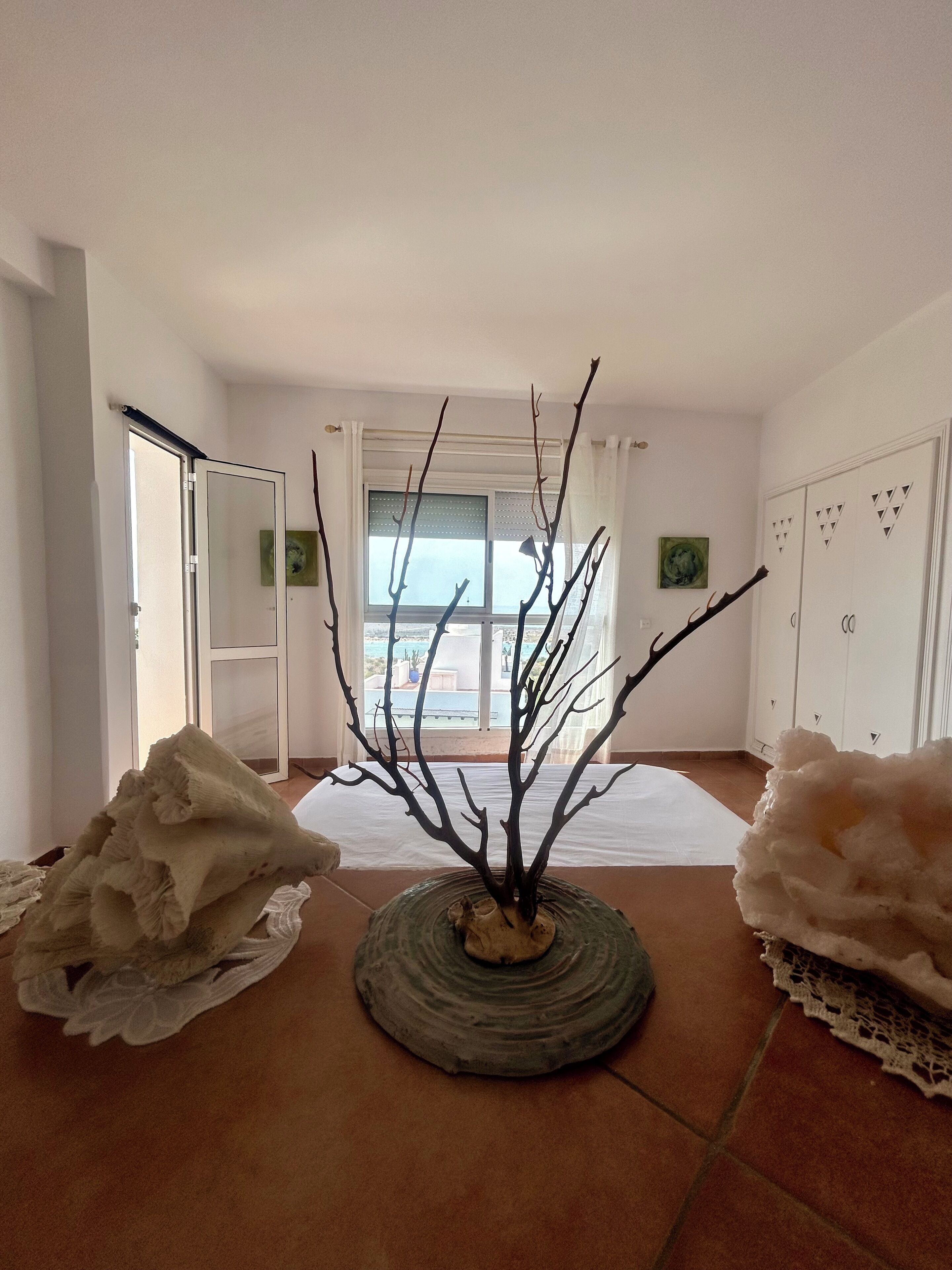 5 habitaciones, tabla de planchar con plancha, internet y ropa de cama 