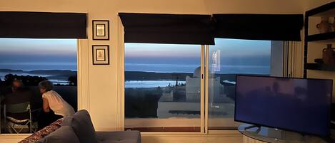 Télévision, cheminée