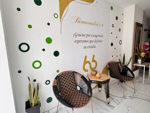 Reception - Park 66 Apartaestudios (Cali)