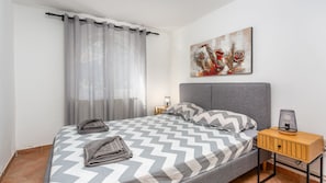 5 Schlafzimmer, Bügeleisen/Bügelbrett, kostenloses WLAN, Bettwäsche