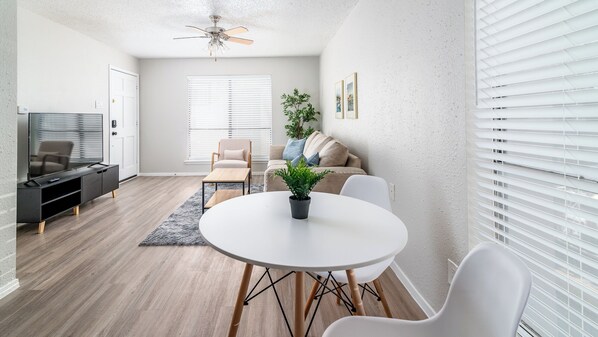 Appartement Familial, 1 grand lit, non-fumeur | Coin séjour