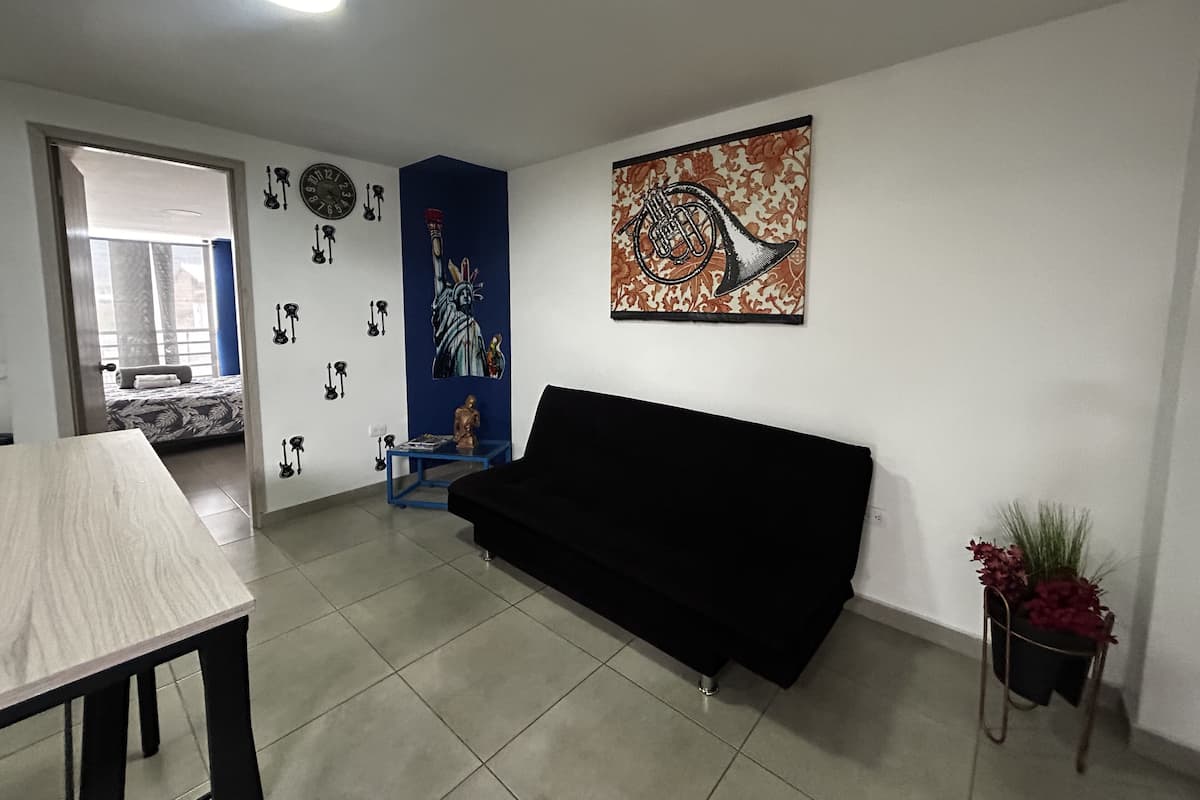 Standard Apartment, 1 Bedroom, Air conditioning | Living area