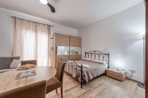1 bedroom, WiFi, bed sheets - Holiday Home 'Katia' with Private Garden and Air Conditioning (Cellino San Marco)