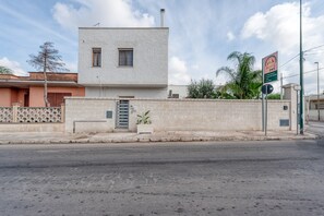 Exterior - Holiday Home 'Katia' with Private Garden and Air Conditioning (Cellino San Marco)